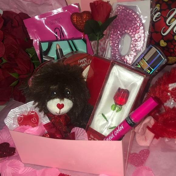 Victoria's Secret | Accessories | Victorias Secret Valentines Day Gift ...
